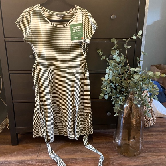 Toad and Co Cue Wrap Dress - Picture 4 of 5